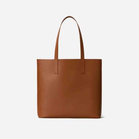 woman daytote a1
