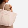 woman traveltote a2